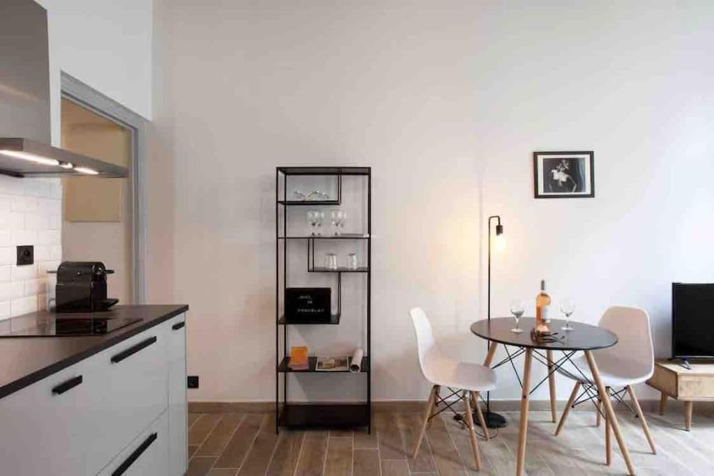 Appartement Lumineux En Centre-Ville Arles Buitenkant foto